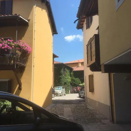 A Borgo Castello , Tra Il Golfo Ed Il Carso Di Trieste Duino