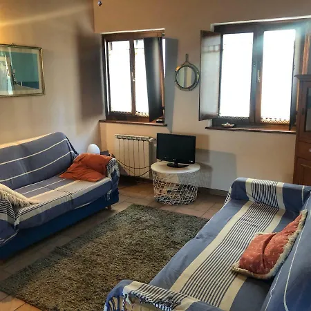 A Borgo Castello , Tra Il Golfo Ed Il Carso Di Trieste